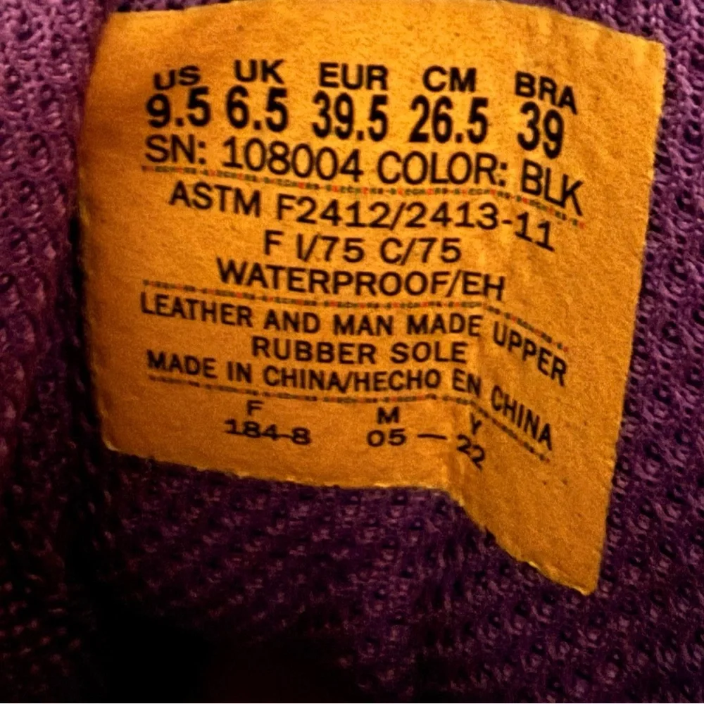 Skechers Women's Black and Purple Steel toe boots size 9.5